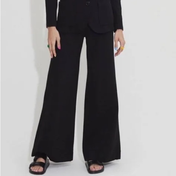 NWT- SUZIE KONDI- BLACK HIGH WAIST BOOT CUT PONTE KNIT PANT